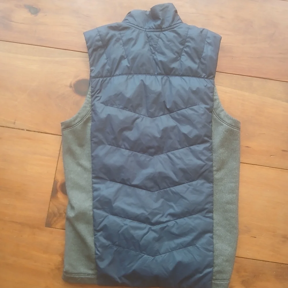 Smartwool Navy and Green  Quilted Vest  Men's Small M EUC